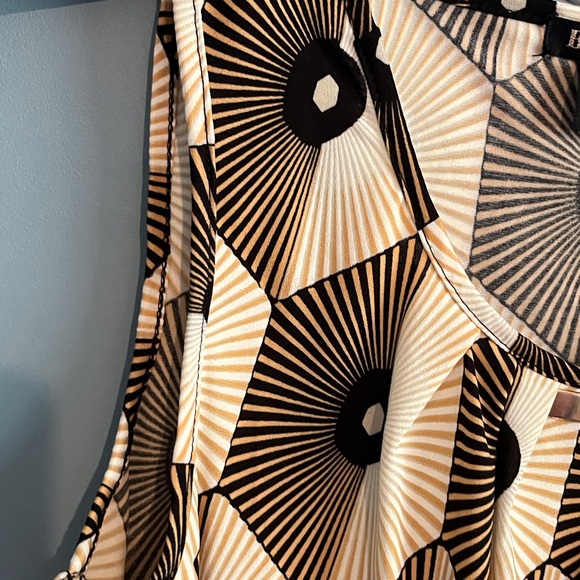 SELLING BYdesing TOP SIZE SMALL COLOR BROWN And CREAM BNWOT SLEEVELESS - Picture 9 of 9